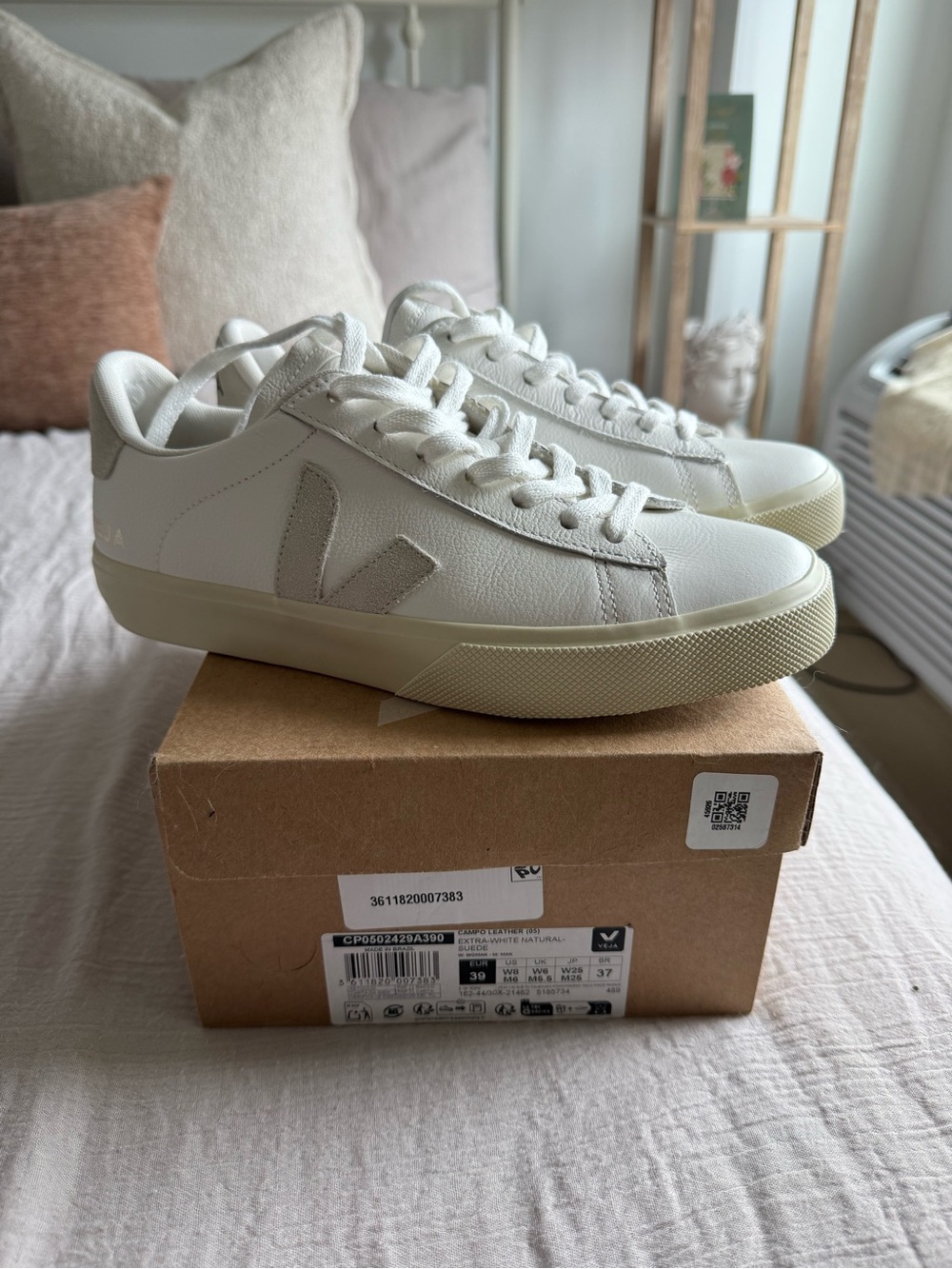 Veja Women's V-10 Sneaker in White and Cream. NEVER WORN.